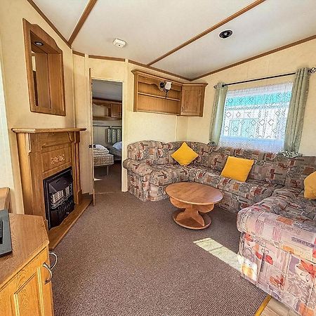 6 Berth Caravan By The Beach In Hunstanton In Norfolk, Pets Welcome Ref 13009L Екстериор снимка