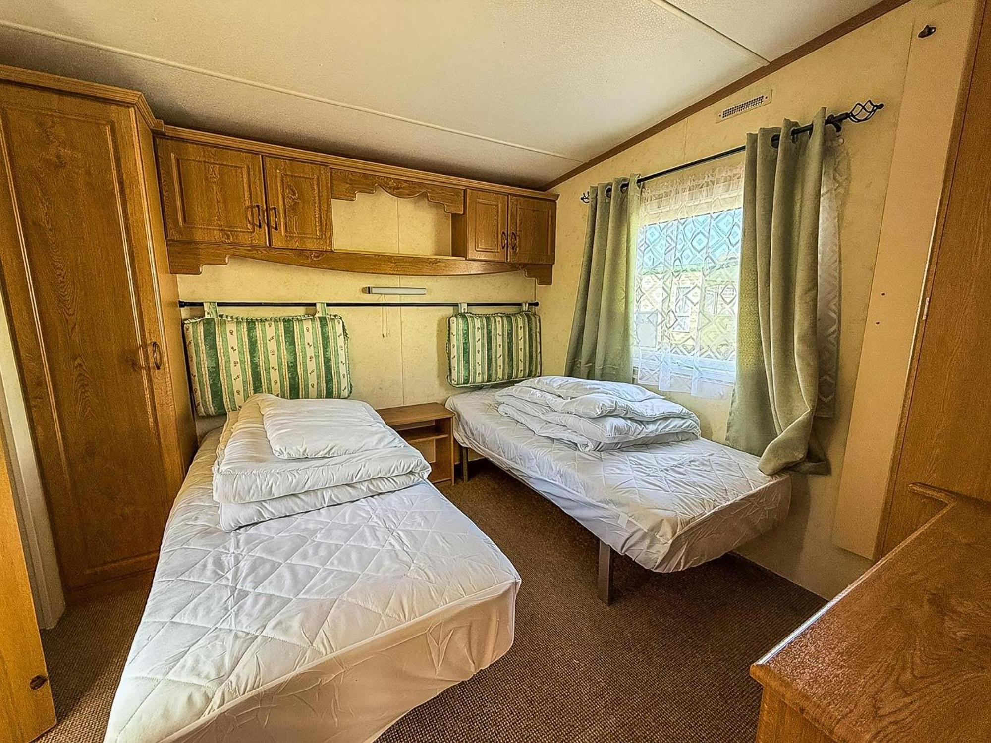 6 Berth Caravan By The Beach In Hunstanton In Norfolk, Pets Welcome Ref 13009L Екстериор снимка